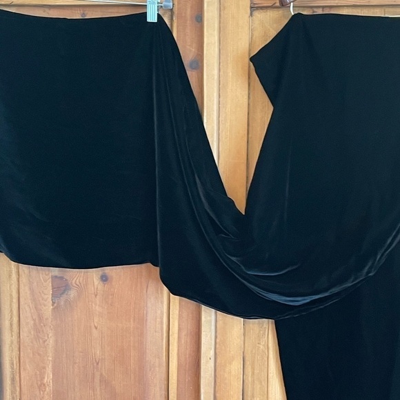 BLACK ALEXANDRA LUXURY VELVET STOLE LA JOLLA, CALIFORNIA - Picture 11 of 15